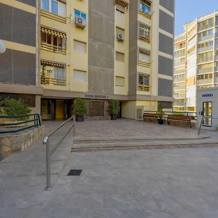 Stunning New Apt, 1min, 2br, Parking *