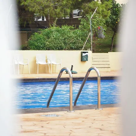 شقة Stunning New Apt, 1min, 2br, Parking بينايدورم