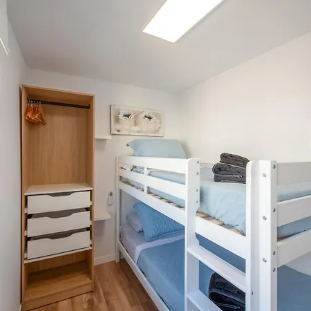 شقة Stunning New Apt, 1min, 2br, Parking بينايدورم