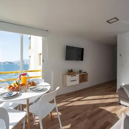 Stunning New Apt, 1min, 2br, Parking شقة *